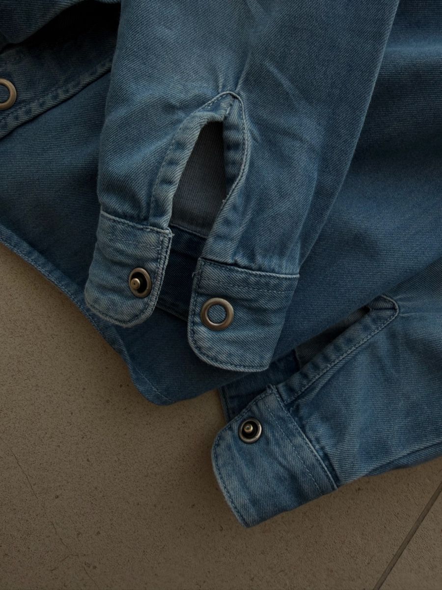Hemden, T-Shirts & Polos: PETIT BATEAU Hemd aus Jeans Gr.110-116 – Gebraucht aus Zug von kow_6xr6 5