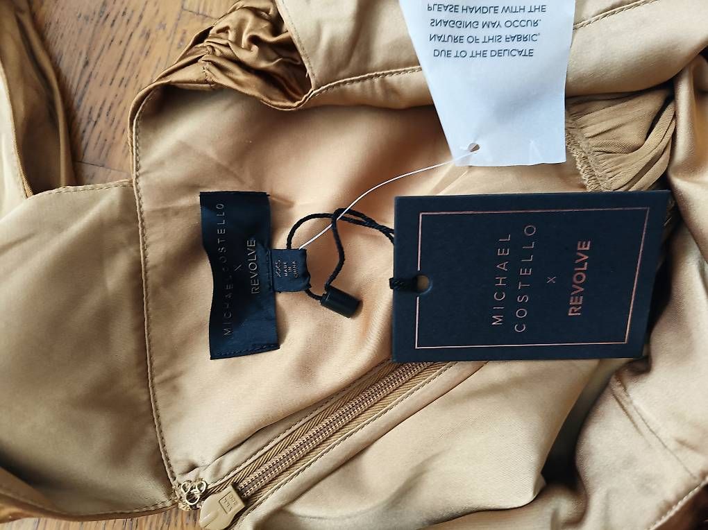 Vestiti: Wundershönes Revolve Kleid NEU – Usato da luzern venduto da fab_ndc2 3