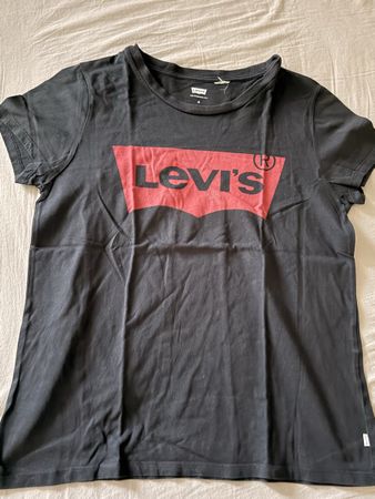 Levi's T-Shirt, Gr. M, Damen, Schwarz mit rotem Logo