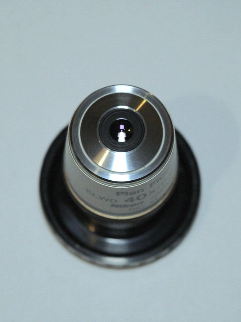 Nikon Obiettivi: Nikon Plan Fluor ELWD 40X/0.60 DIC M Objective - Top – Usato da Wallisellen venduto da SwissTreeDee 3