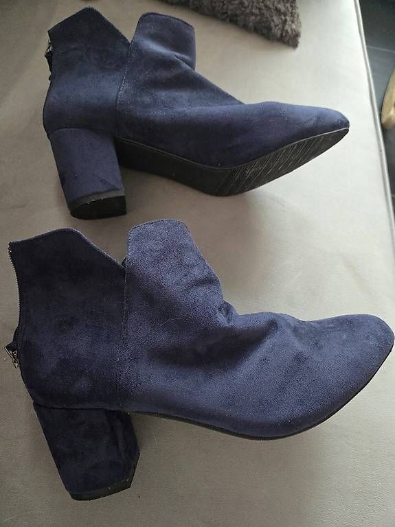 Scarpe da donna: Damen Stiefeletten Gr. 44 – Usato da Allschwil venduto da bre_x77l