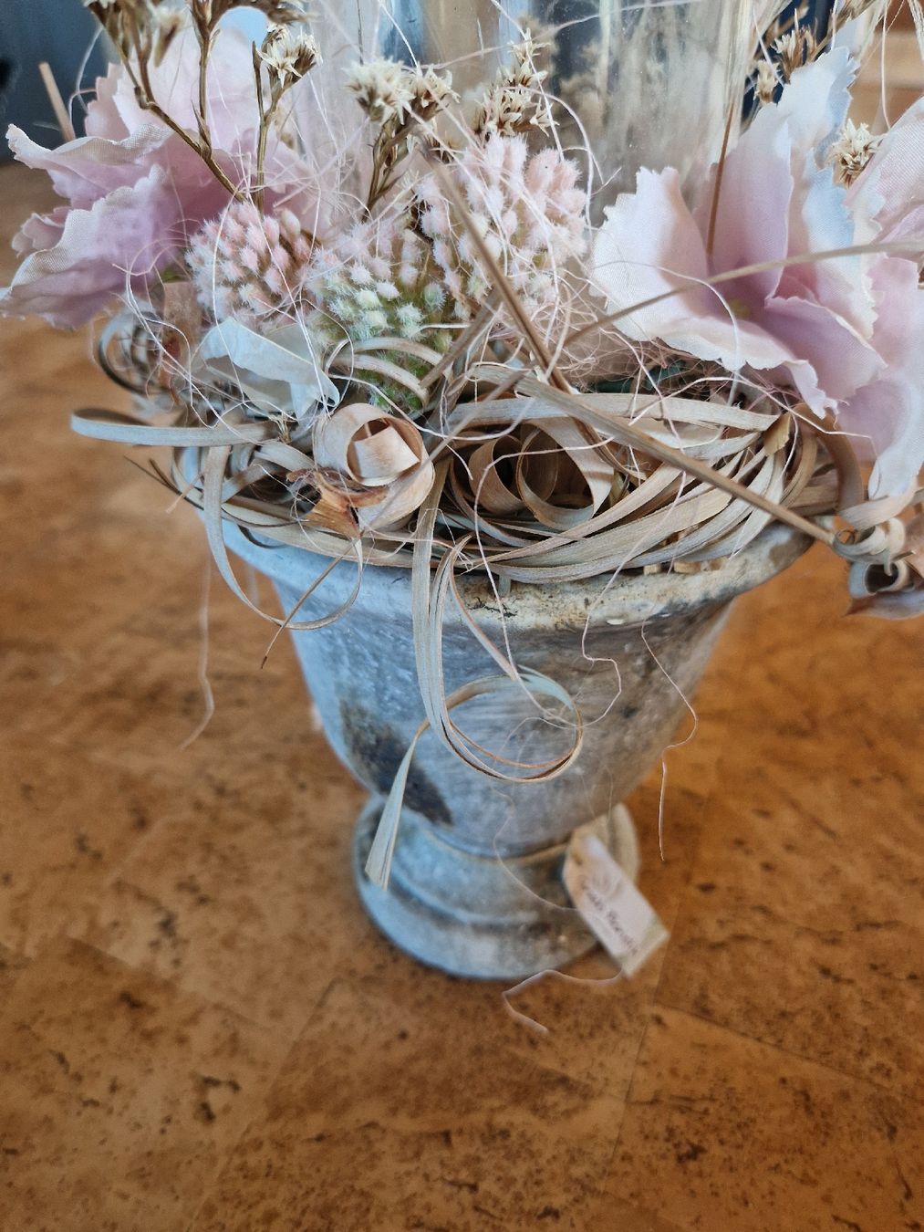 Tutte le decorazioni: Schönes Dekogesteck mit Kunstblumen – Usato da Alterswil FR venduto da Paseo0 1