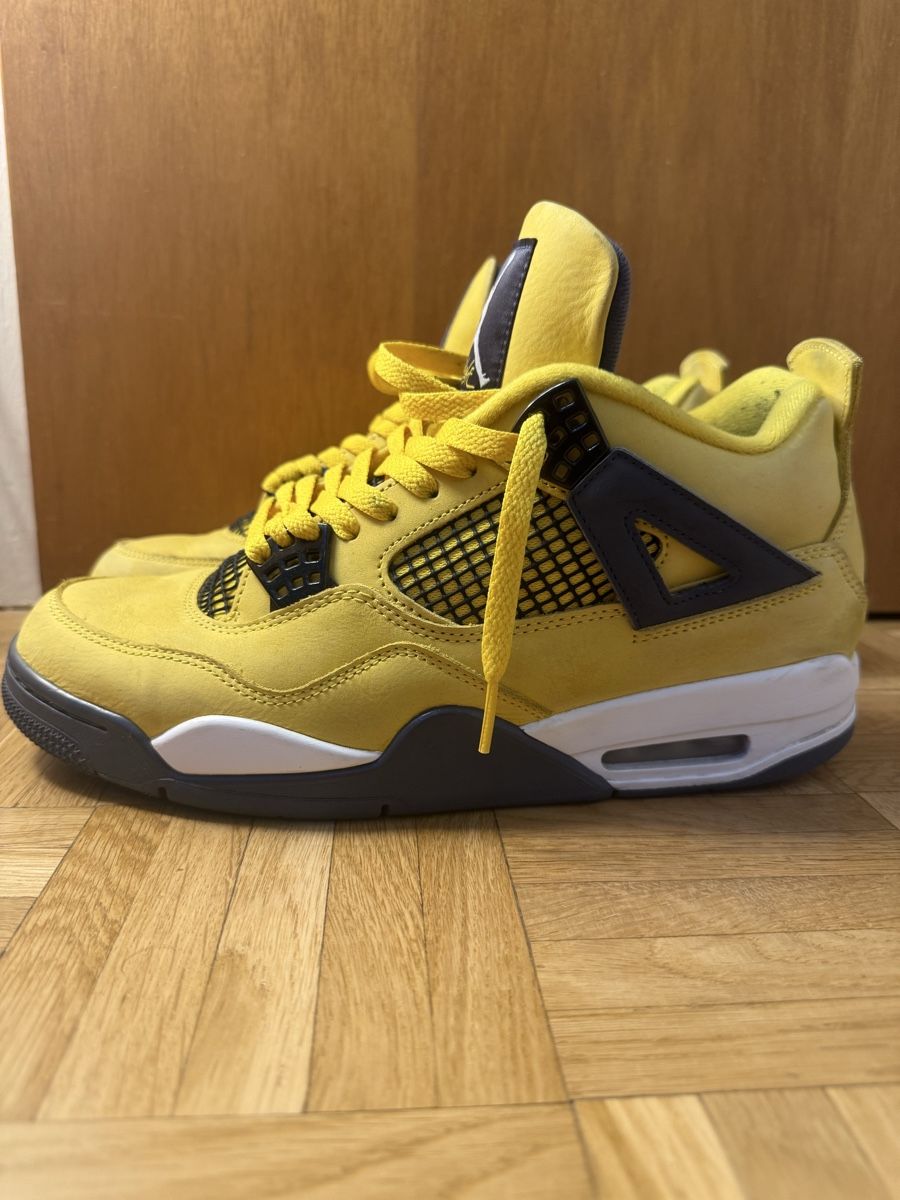 Jordan Scarpe da uomo: Jordan 4 – Nuovo (secondo la descrizione) da Le Lignon venduto da teo_zb9h 4