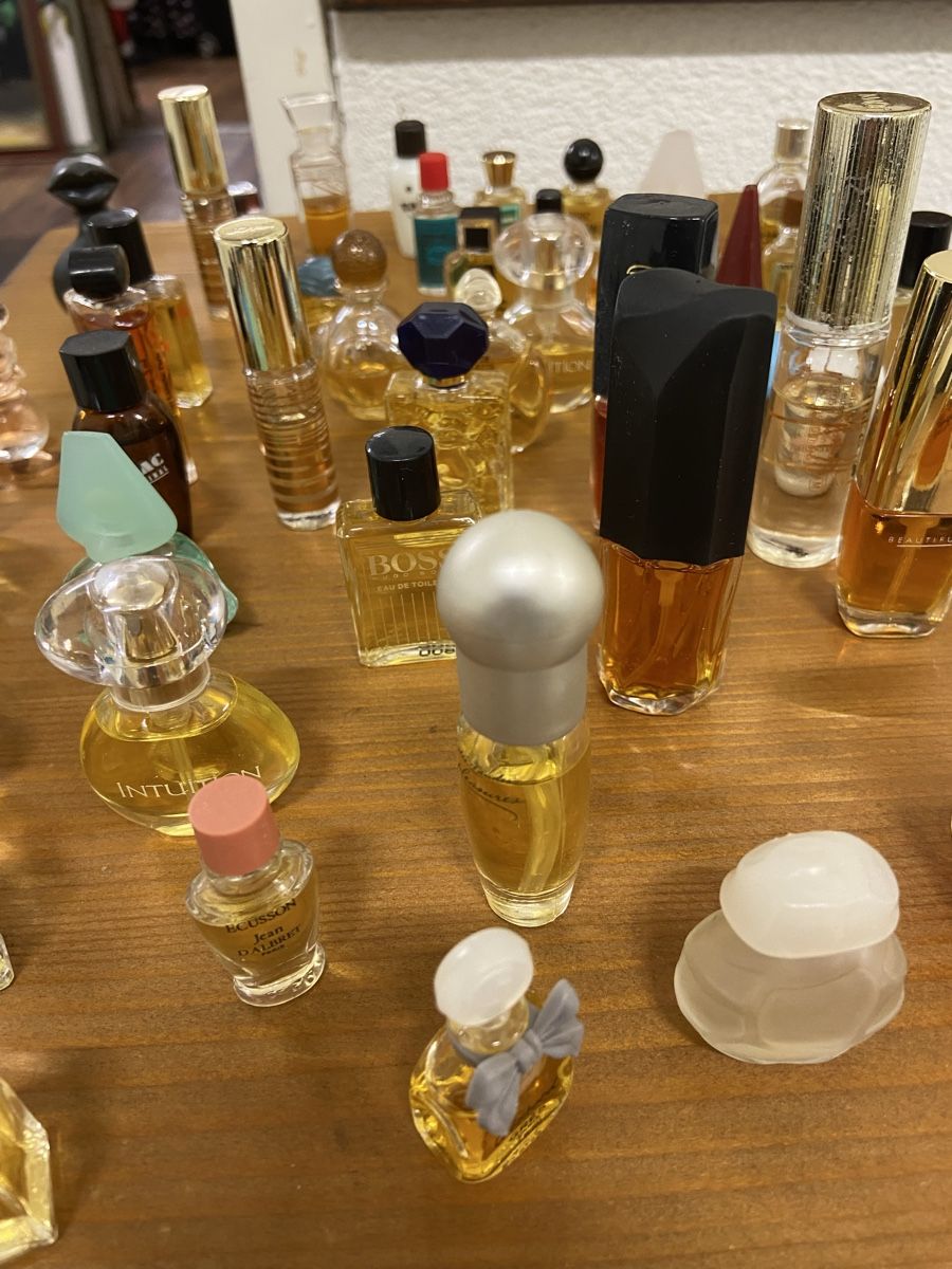 Flacons: Parfum Miniaturen Sammlung, viele verschiedene Düfte – Gebraucht aus Dietikon von brocki-eyra 2