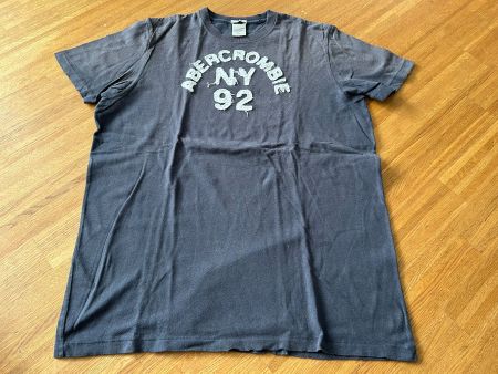 Abercrombie & Fitch T-Shirt XXL -auffälligem Regenbogen-Logo