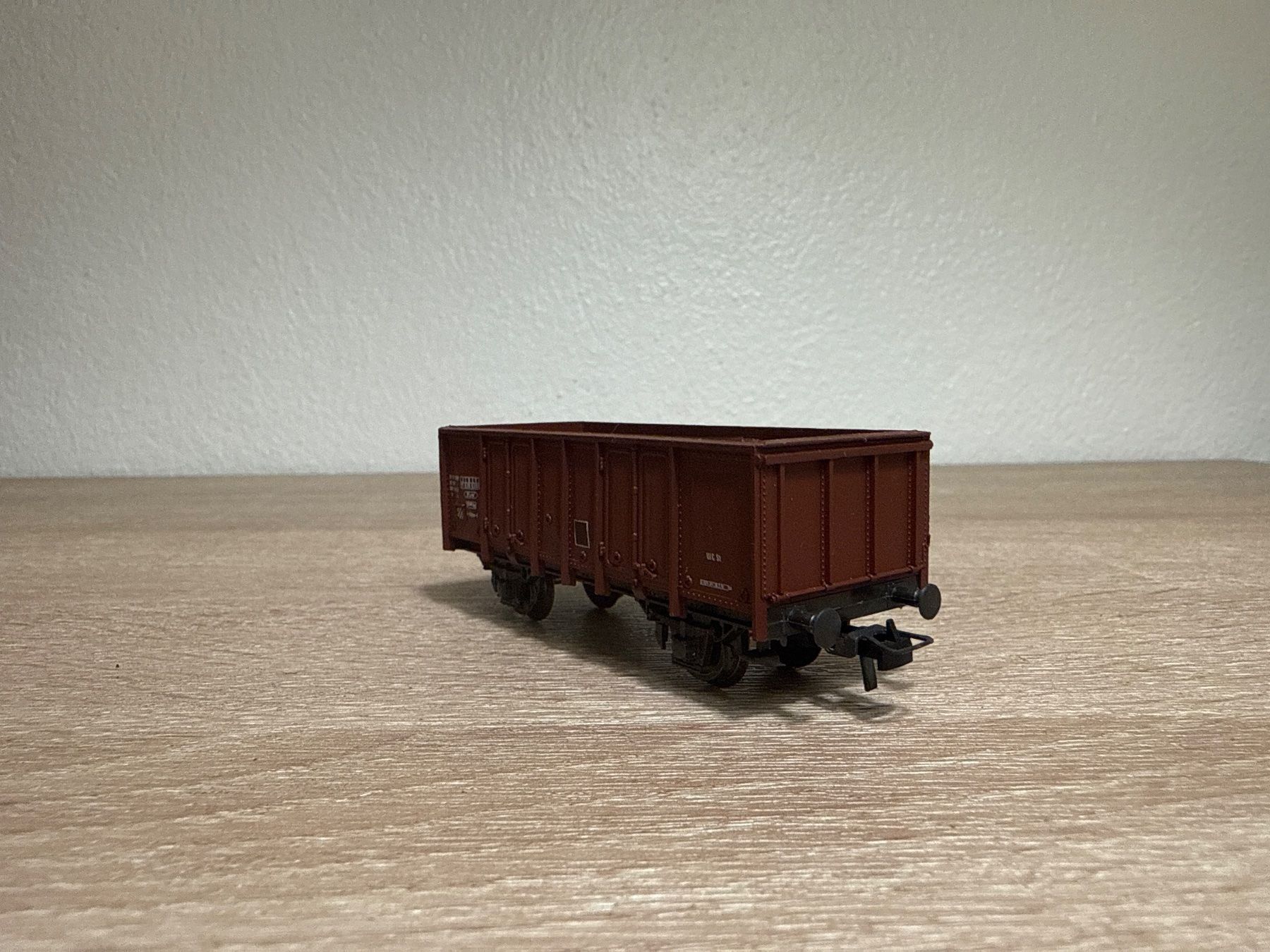 Roco Modellini di ferrovie: Roco Güterwagen SNCF H0 (100) – Usato da St-Aubin-Sauges venduto da Lo_Go 3