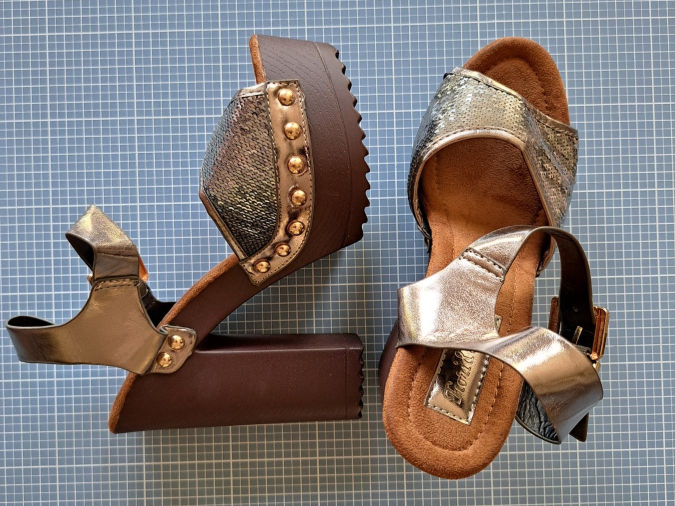 Scarpe da donna: Plateau High-Heel, Gr. 36 – Nuovo (secondo la descrizione) da Oetwil am See venduto da Kuechenzeit 1