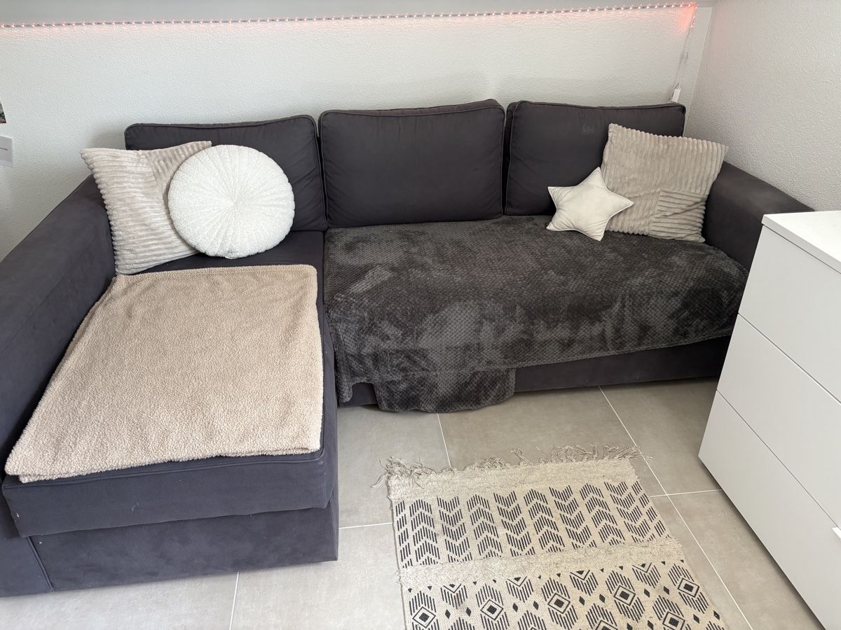 Divani: Schönes dunkelblaues Sofa mit Schlaffunktion – Usato da Aarwangen venduto da emelie.1101 1