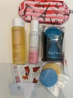 Lot de produits Clarins: soins visage et accessoires!