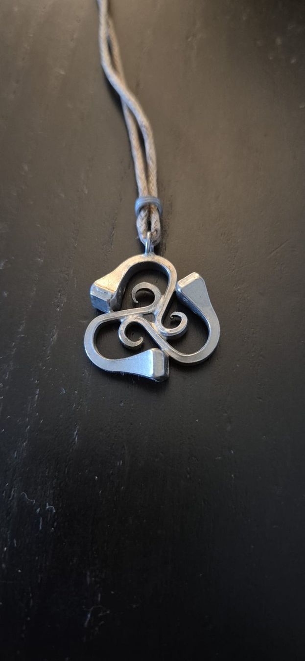Anhänger: Pendentif clou fer à cheval triskel – Gebraucht aus Genève von Naheu
