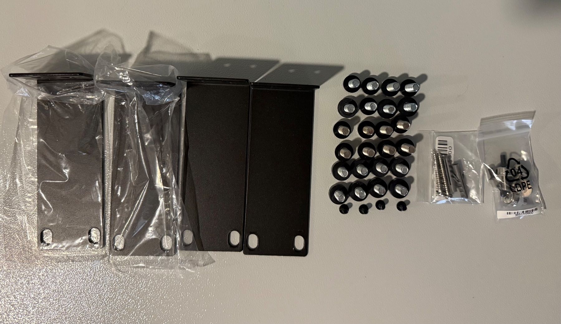 Racks & Cavalletti: Kleiner Serverschrank, gebraucht – Usato da Zürich venduto da pejole 3
