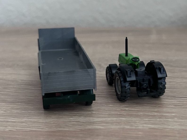Wiking Modellini d'auto: Wiking Traktor mit Anhänger – Usato da Goldach venduto da Manyro55 3