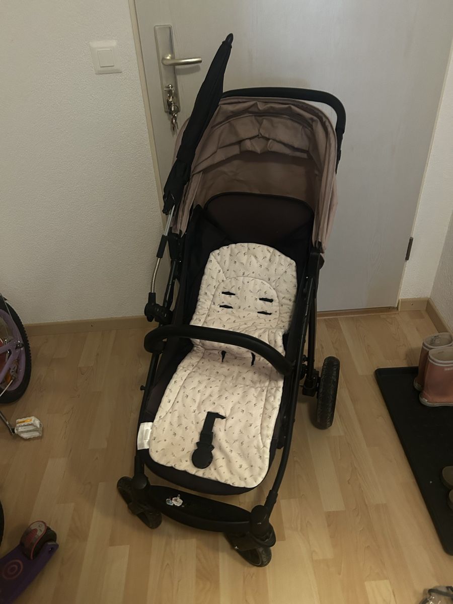 Hauck Carrozzine: HAUCK Kinderwagen mit Zubehören – Usato da Zürich venduto da Detlak_Pferde
