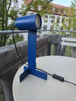 schwenkbare Tischlampe - modern & minimalistisch