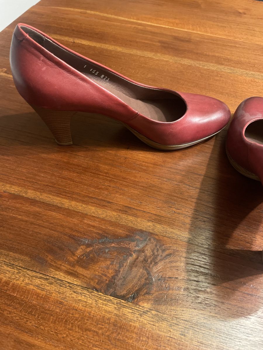 Scarpe da donna: Rote Lederpumps 5th Avenue Gr. 38 – Usato da Engelburg venduto da Identity 3