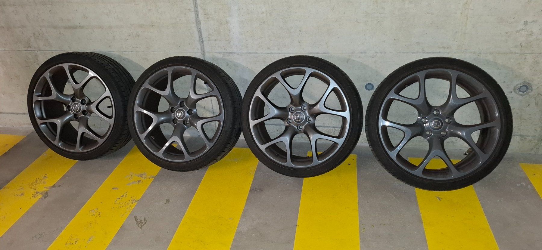Opel Pneumatici & Ruote complete: Sommerrad 20" Original Opel – Usato da Fehraltorf venduto da Hubi760