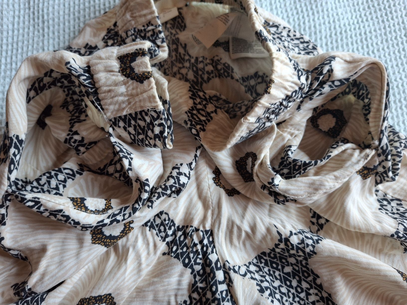 H&M Pantaloni: Pantalon fluide taille 34 marque H&M imprimé fleurs – Usato da Villiers venduto da san_jn5w 3