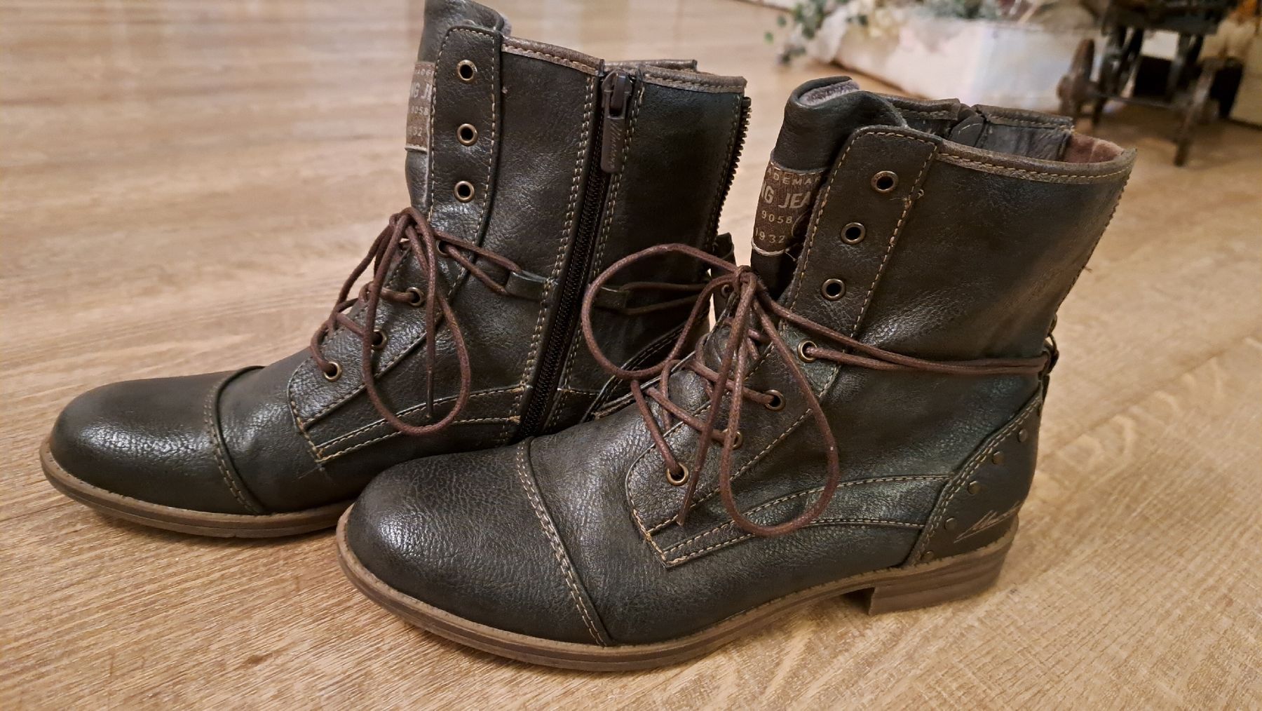 Mustang Scarpe da donna: Mustang Schnürstiefeletten 38 – Usato da Kleindöttingen venduto da Strandgut88 1