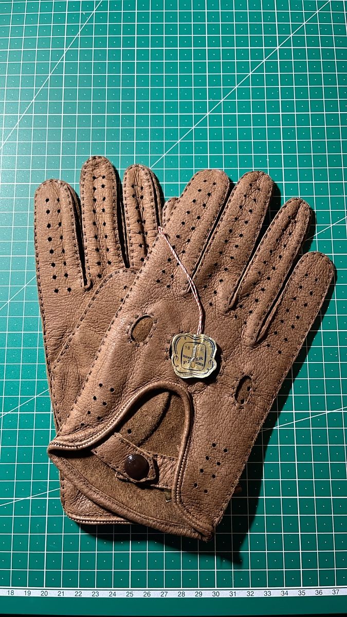 Altri accessori da uomo: Vintage Lederhandschuhe, braun, Grösse 8.5 – Usato da Giffers venduto da MrJoggo