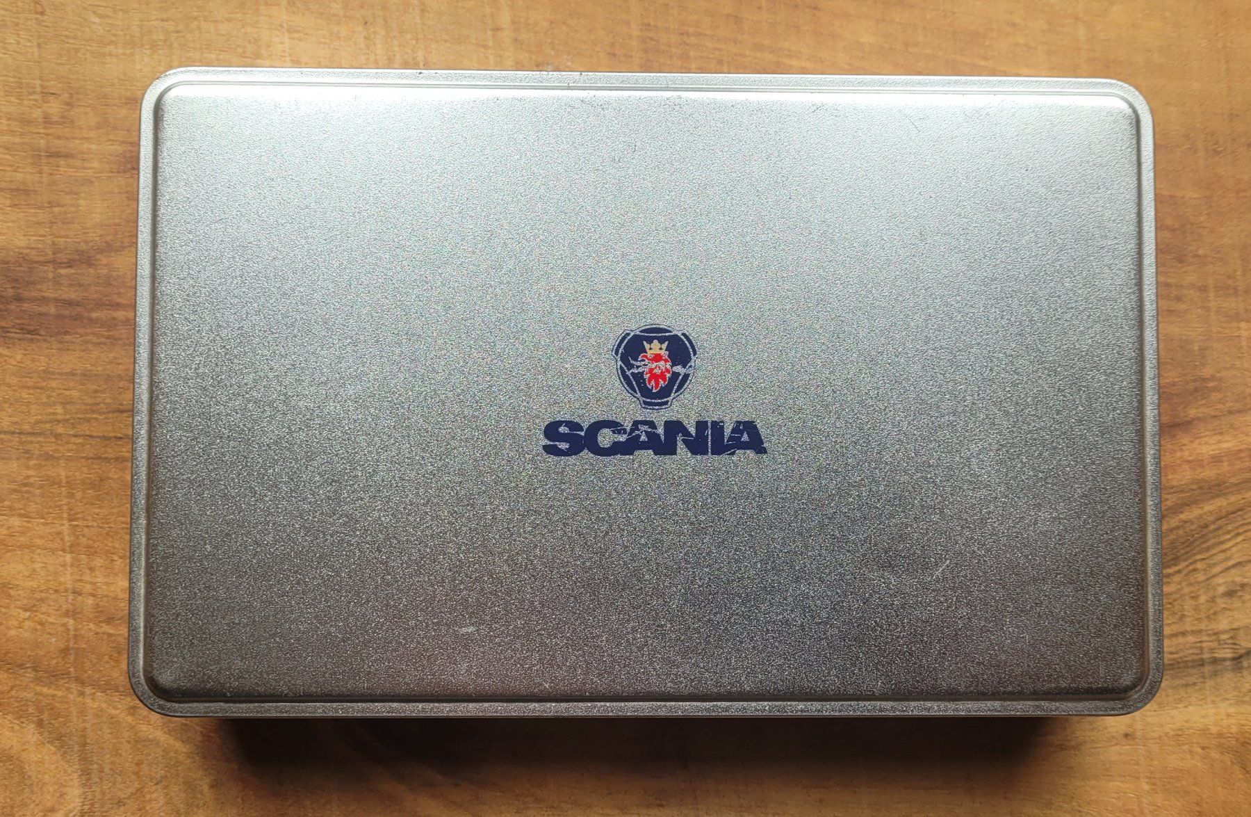 Scania Plaketten & Abzeichen: SCANIA Pin Sammlung – Neu und originalverpackt aus Fisibach von  8
