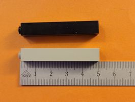 LEGO 2 pièces noire et grise (5 cm)