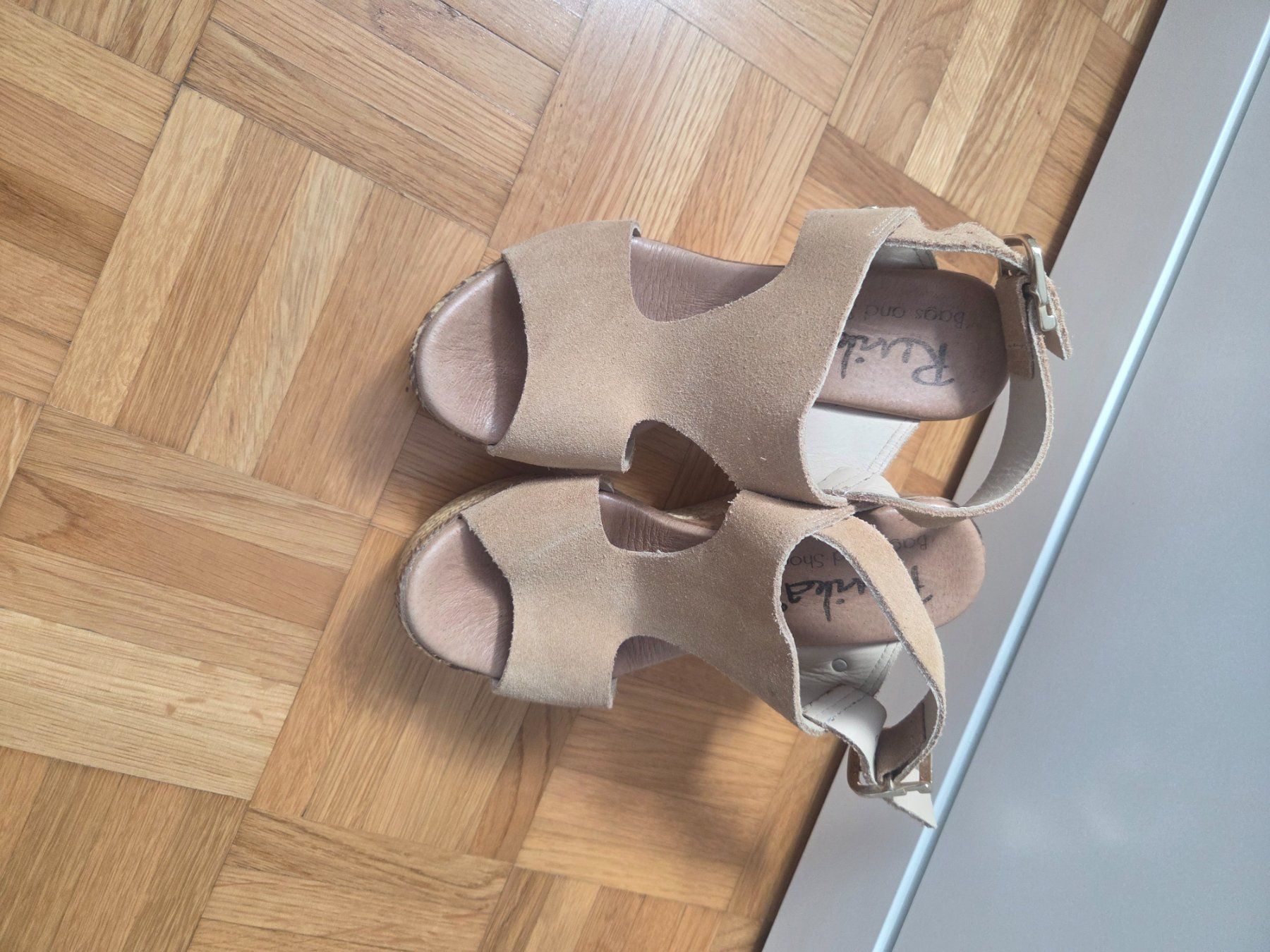 Damenschuhe: Sandale, Keilabsatz, Beige, Gr. 35, Sommer – Gebraucht aus Regensdorf von sar_895z