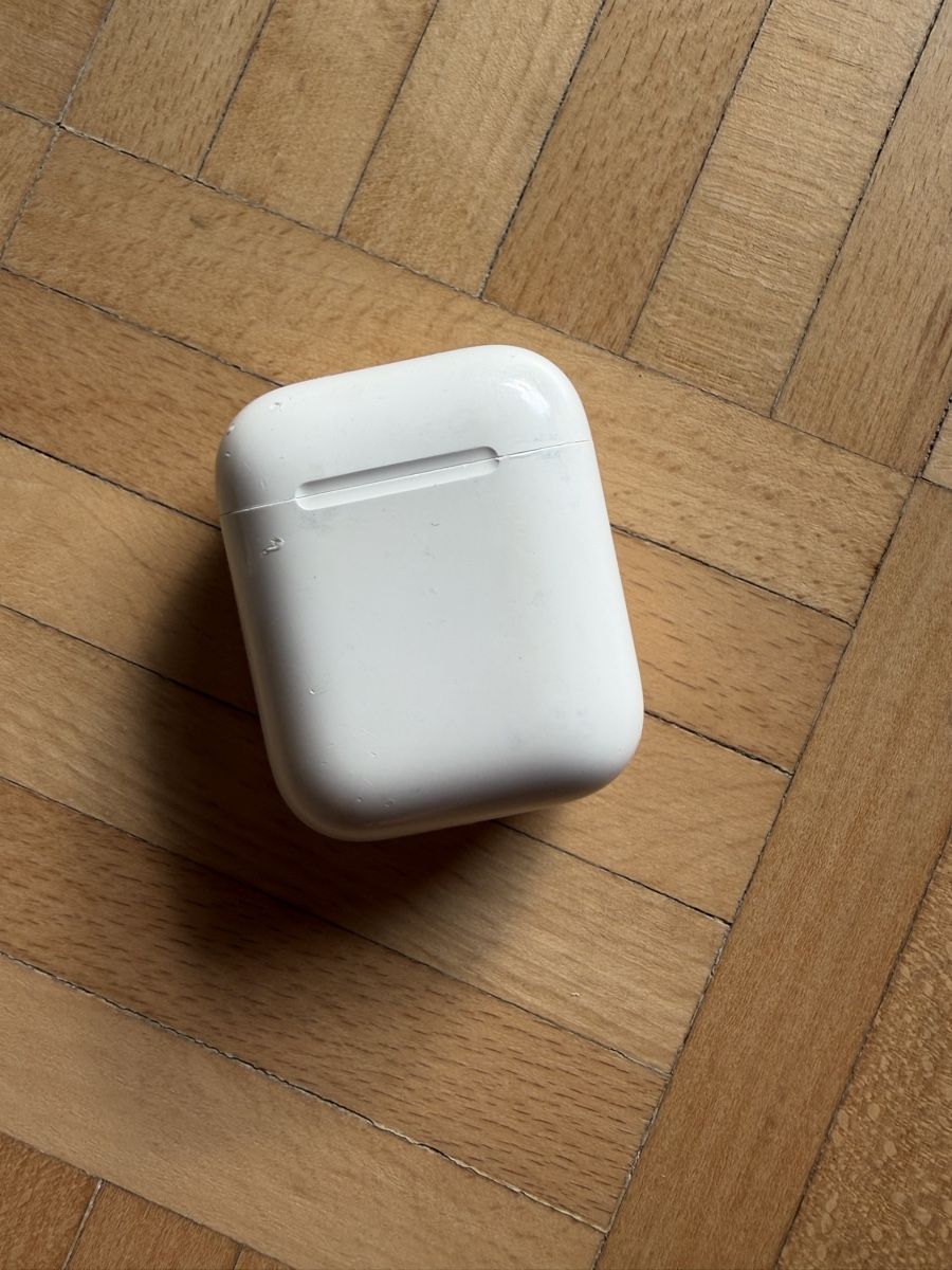 Apple Ladegerät: Apple AirPods 2 Charging Case Used – Gebraucht aus Zürich von ei_8006