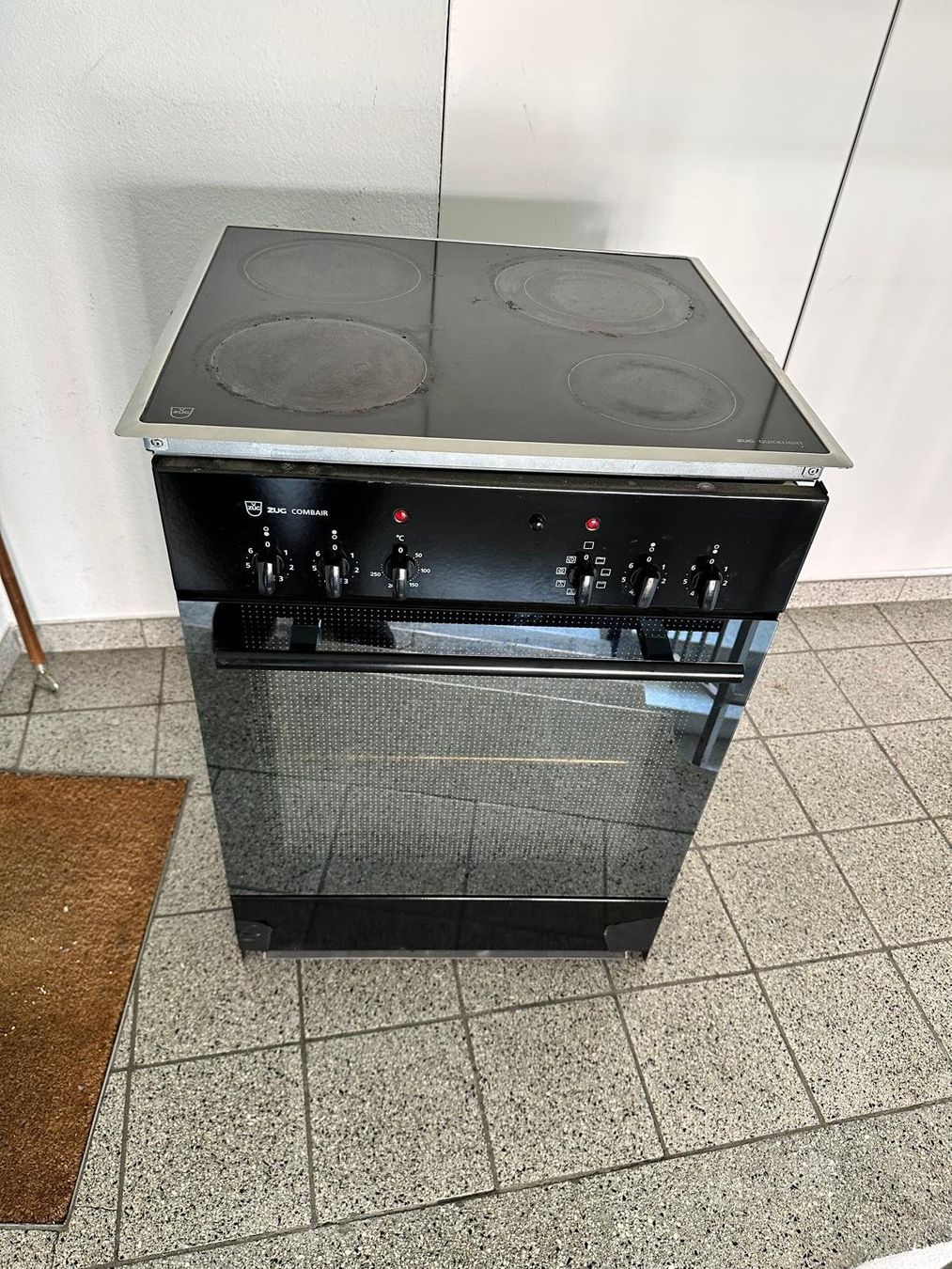 V-Zug Forni: Backofen mit Glaskeramik V-ZUG – Usato da Spreitenbach venduto da Space_X 6