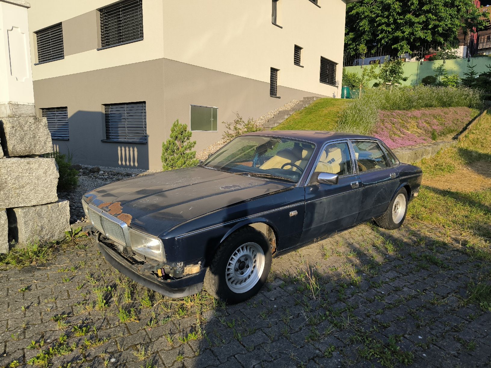 Daimler Autos: Daimler XJ40 Jaguar – Défectueux à Bütschwil par chromenbueb 3