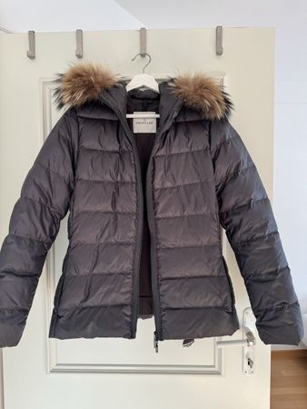Moncler Daunenjacke Gr. L Winter Fell Kapuze