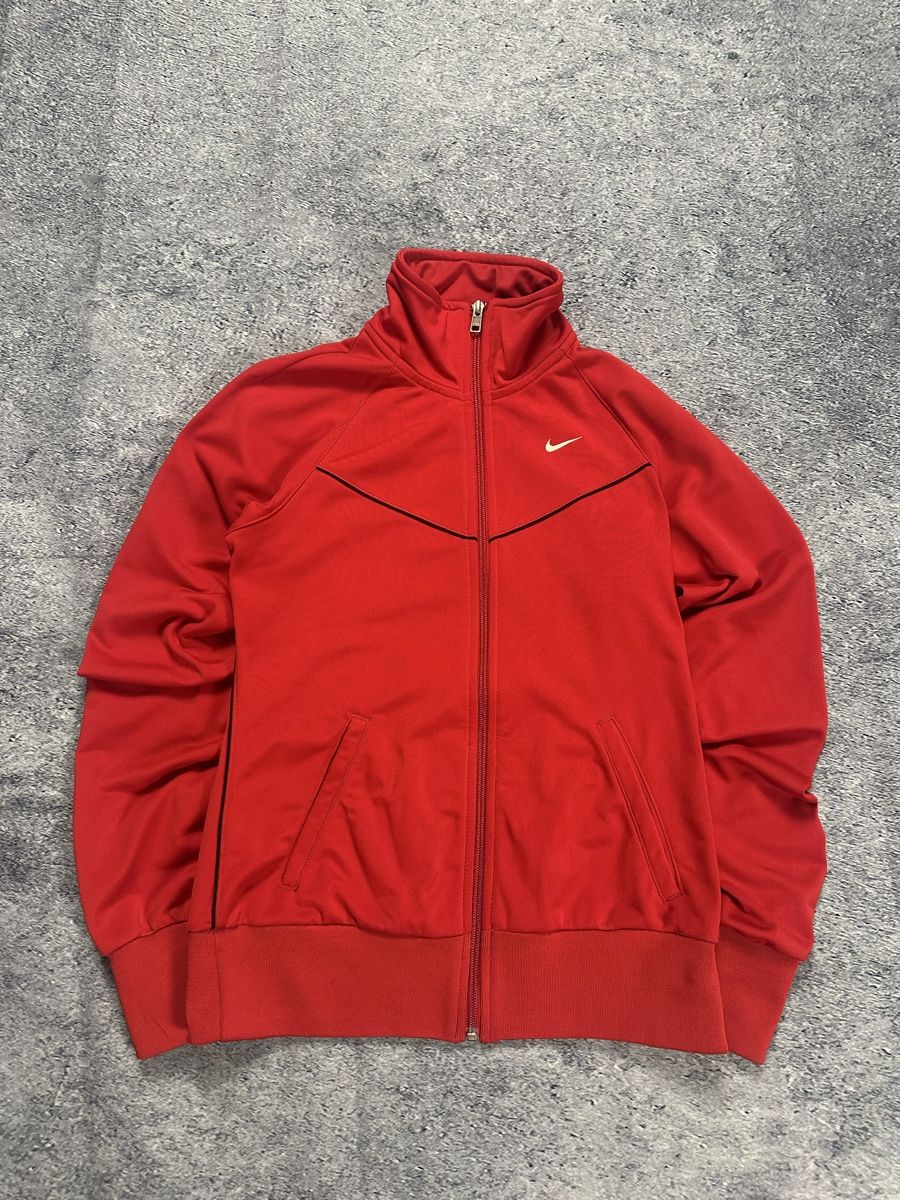 Nike Jacken: Nike Trainingsjacke, Rot - Top Zustand! – Gebraucht aus Luzern von 041Vintage