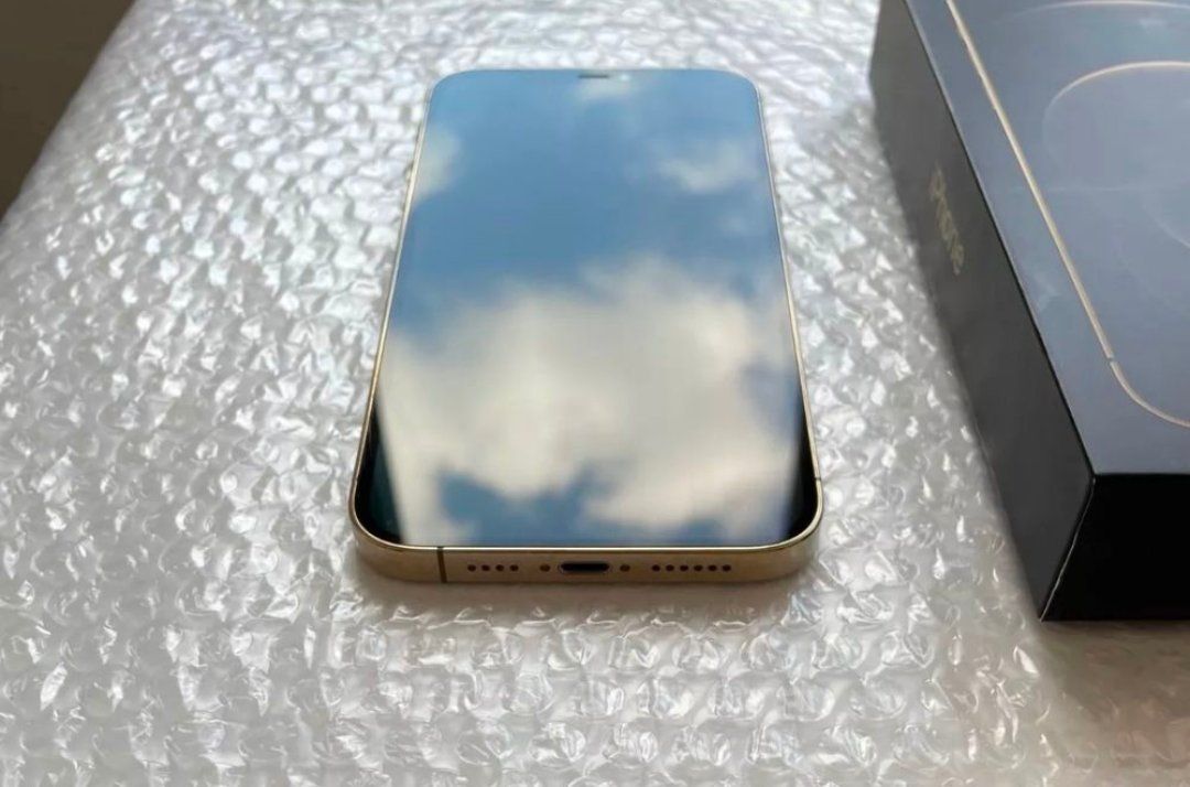 Apple Telefoni cellulari / Smartphones: iPhone 12 Pro Max (512GB) Akku 98% – Usato da Luzern venduto da Waince786 2