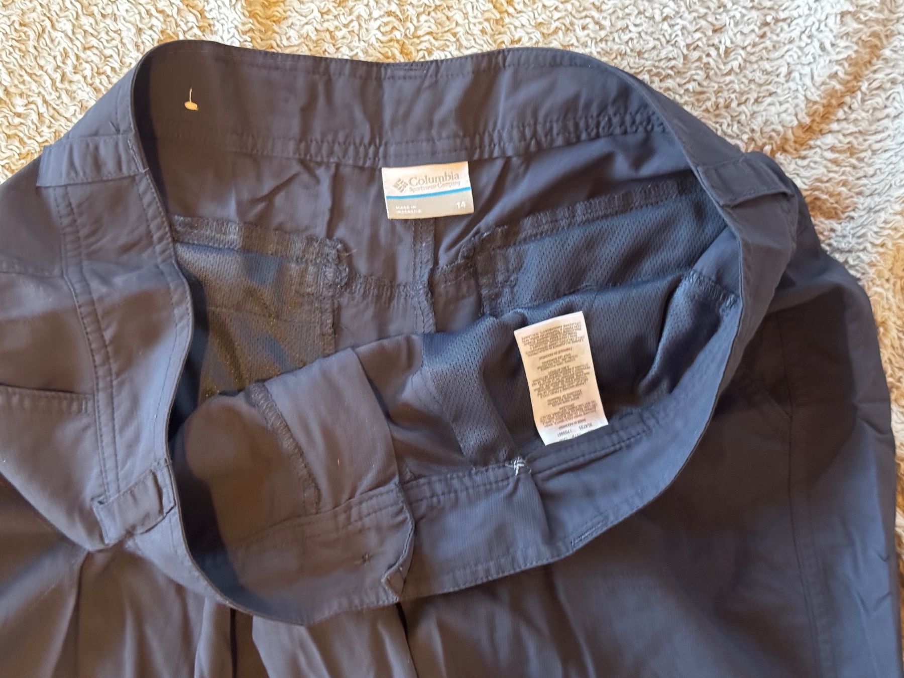 Columbia Pantalons: Columbia short gr. 14 – D'occasion à Ovronnaz par Etagne68 1
