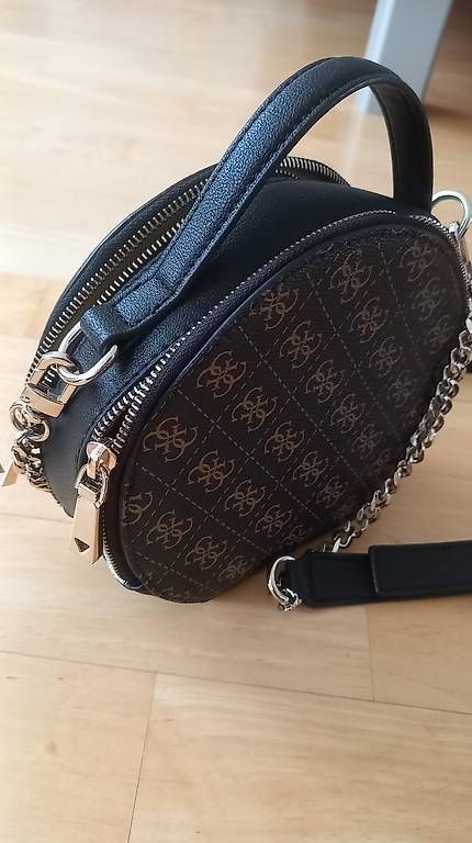 Taschen für Damen: GUESS VIKKY Crossbody Bag – Gebraucht aus Allschwil von Camy061 4