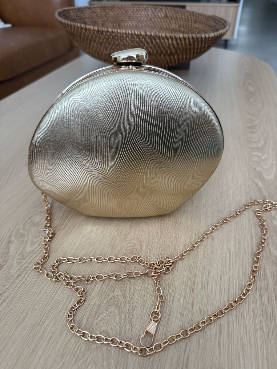 Taschen für Damen: Abendtasche goldfarben mit Kette – Neu (gemäss Beschreibung) aus Gebenstorf von sdent