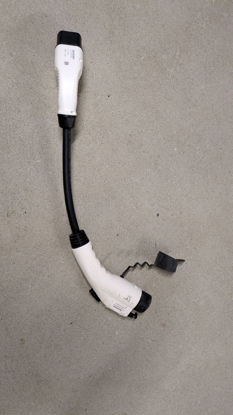 Laufwerke & Adapter: Duosida Ladekabel Typ 2 zu Typ 1  – Gebraucht aus Wileroltigen von Mammuts