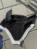 Fliegenhaube Jessys Ohrenmütze schwarz weiss gehäkelt