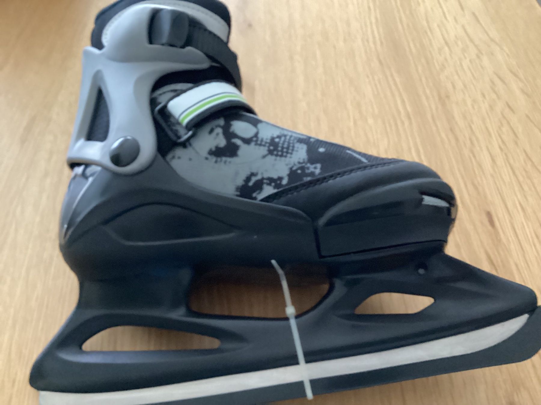 Schlittschuhe: Bladerunner  Schlittschuhe – Neu (gemäss Beschreibung) aus Flüelen von ne08