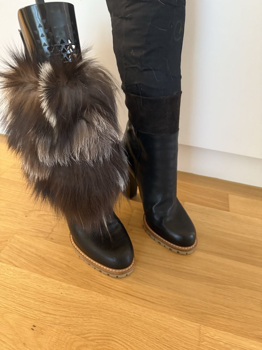 Dolce & Gabbana Scarpe da donna: Dolce & Gabbana Damenstiefel – Usato da Ins venduto da Loollaa 1
