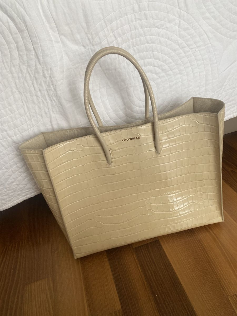Coccinelle Borse: Coccinelle Handbag – Nuovo (secondo la descrizione) da Stalden (Sarnen) venduto da nicoemmenbronx