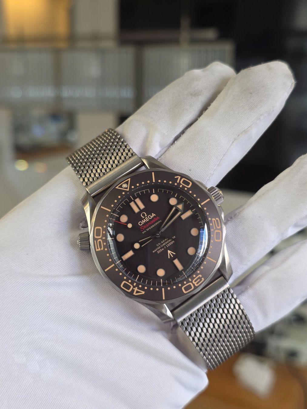 Omega Orologi: OMEGA SEAMASTER DIVER 300M - 007 - Titanium /  FULL SET – Usato da Zürich venduto da YB_Zuerich