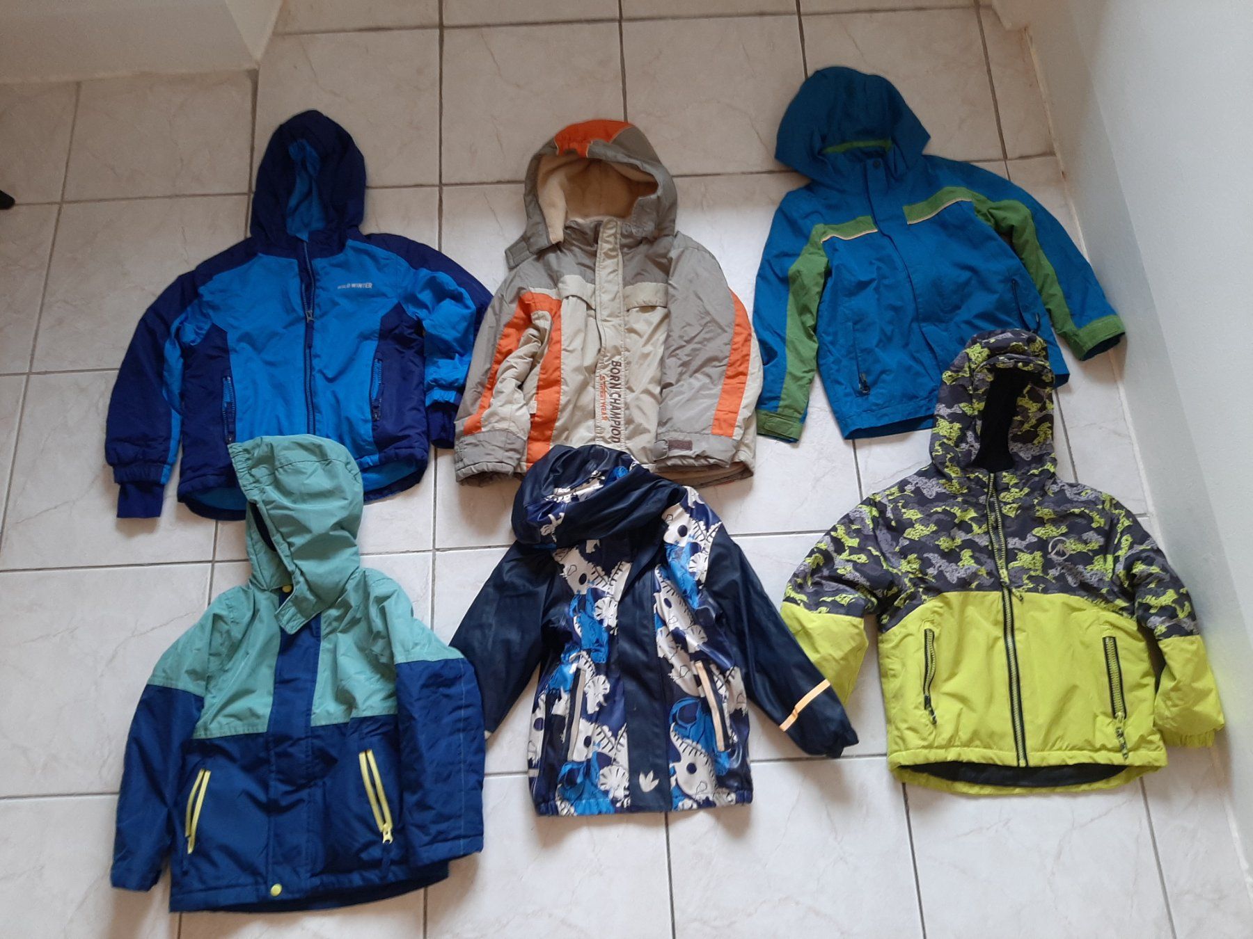 Lotti & Set di vestiti: Kleiderpaket gr 110 – Usato da Brissago venduto da lucabell 1