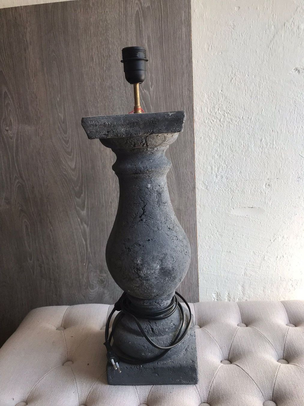 Lampade: Französische Lampe Dunkelgrau – Nuovo (secondo la descrizione) da Wohlen AG venduto da homecollectivech