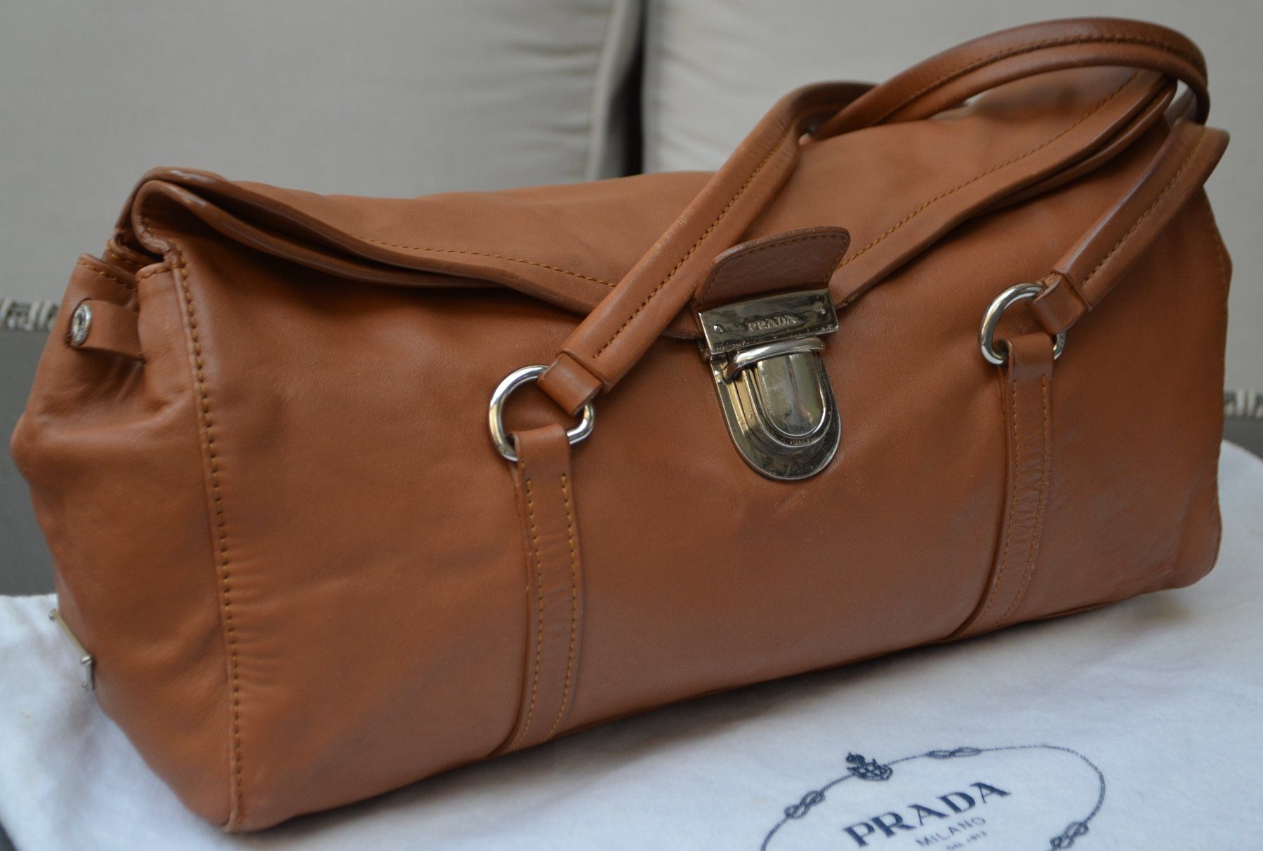 Prada Taschen für Damen: Prada Tasche / sac – Gebraucht aus Collonges von Auganien 2