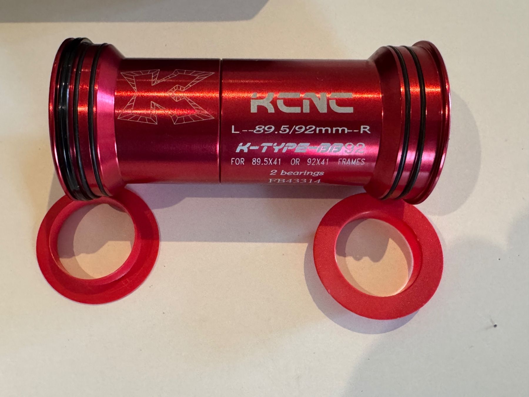 Pezzi di ricambio: Boîtier de pédalier KCNC Press Fit BB90 – Nuovo e nell'imballaggio originale da Lausanne venduto da vmitch64 3