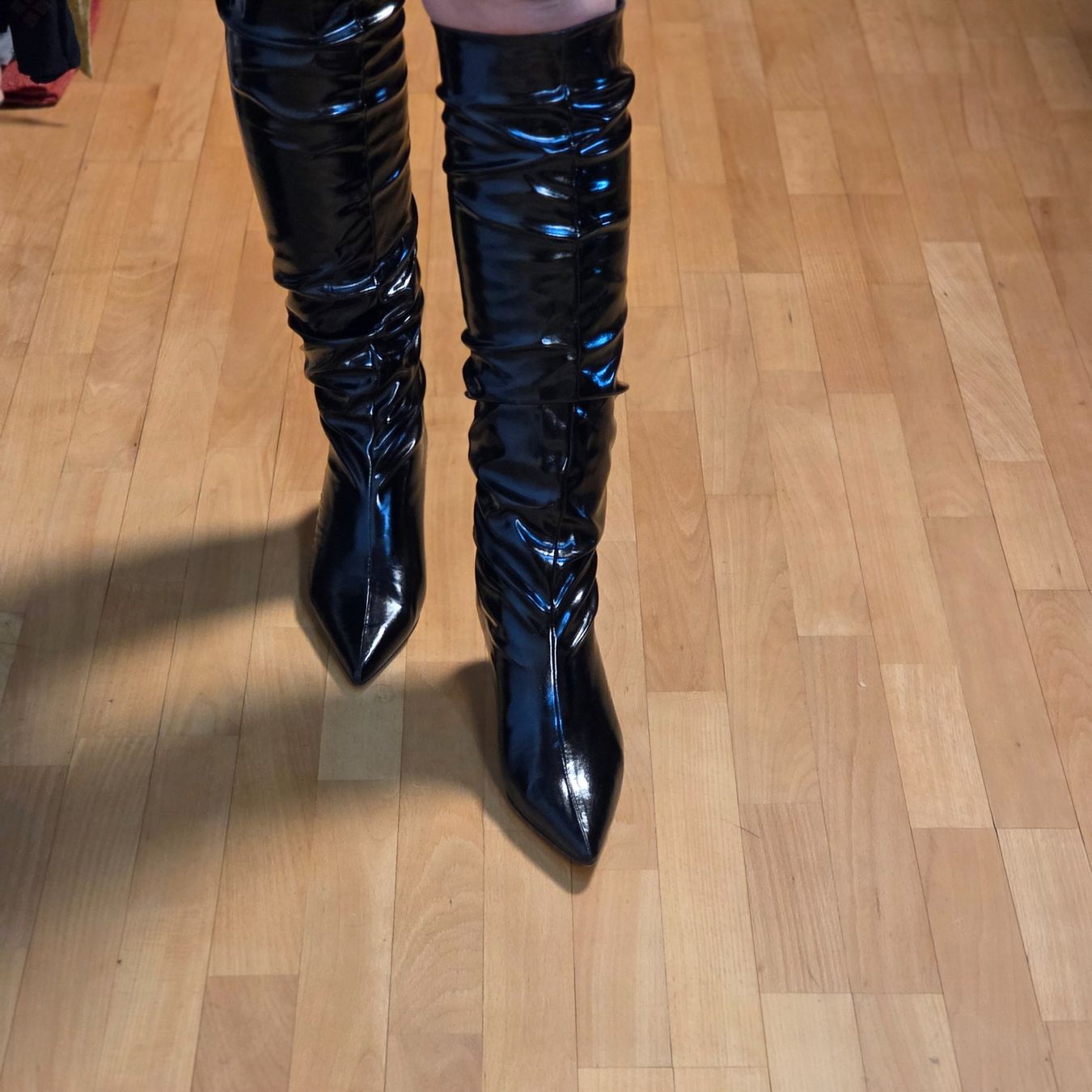 Scarpe da donna: Schwarze Lack Overknee Stiefel Gr. 40,5 – Nuovo e nell'imballaggio originale da Wald ZH venduto da CapLux 5