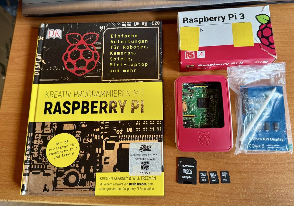 Raspberry Pi PCs: Raspberry Pi 3 Set + 3.5” Display + 3x 8GB microSD + Buch – Gebraucht aus Hinwil von OctoGeek