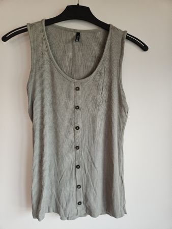 Top von Chicorée - grün