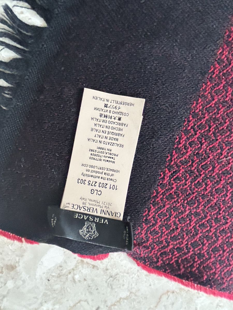 Versace Foulard & Sciarpe: Sciarpa VERSACE – Nuovo (secondo la descrizione) da Locarno venduto da Matic04 7