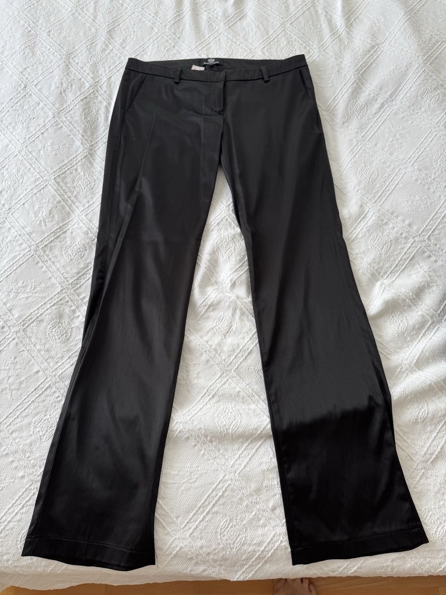 Completi & Tailleur: Schwarzer Satin-Hosenanzug – Usato da Lachen SZ venduto da artbyblondangel 2
